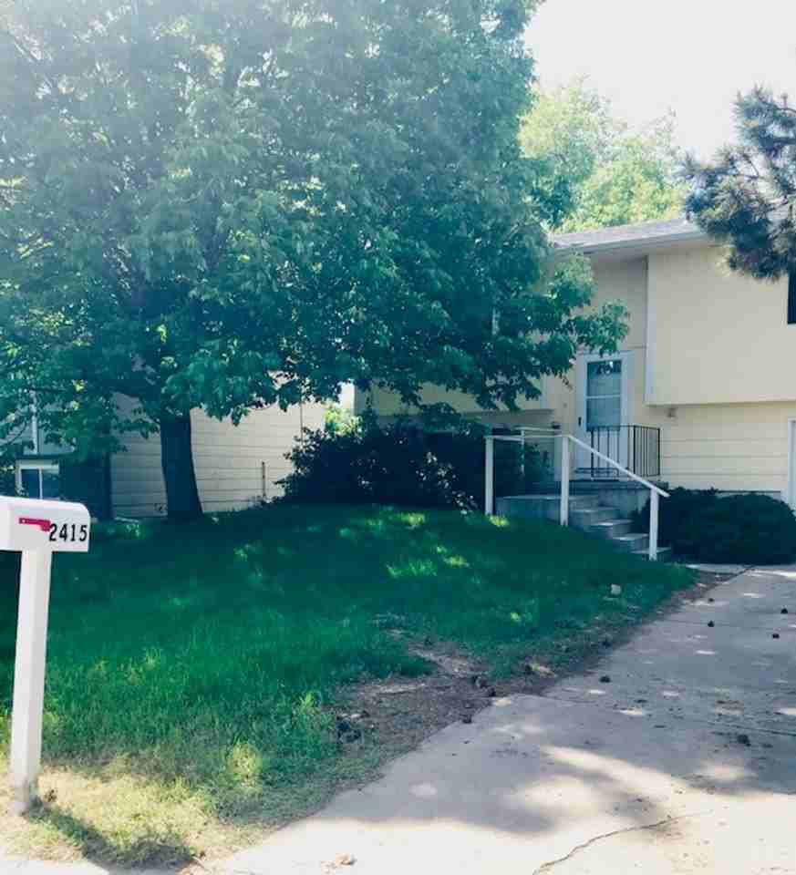 2415 W Plum St - Photo 3 of 33