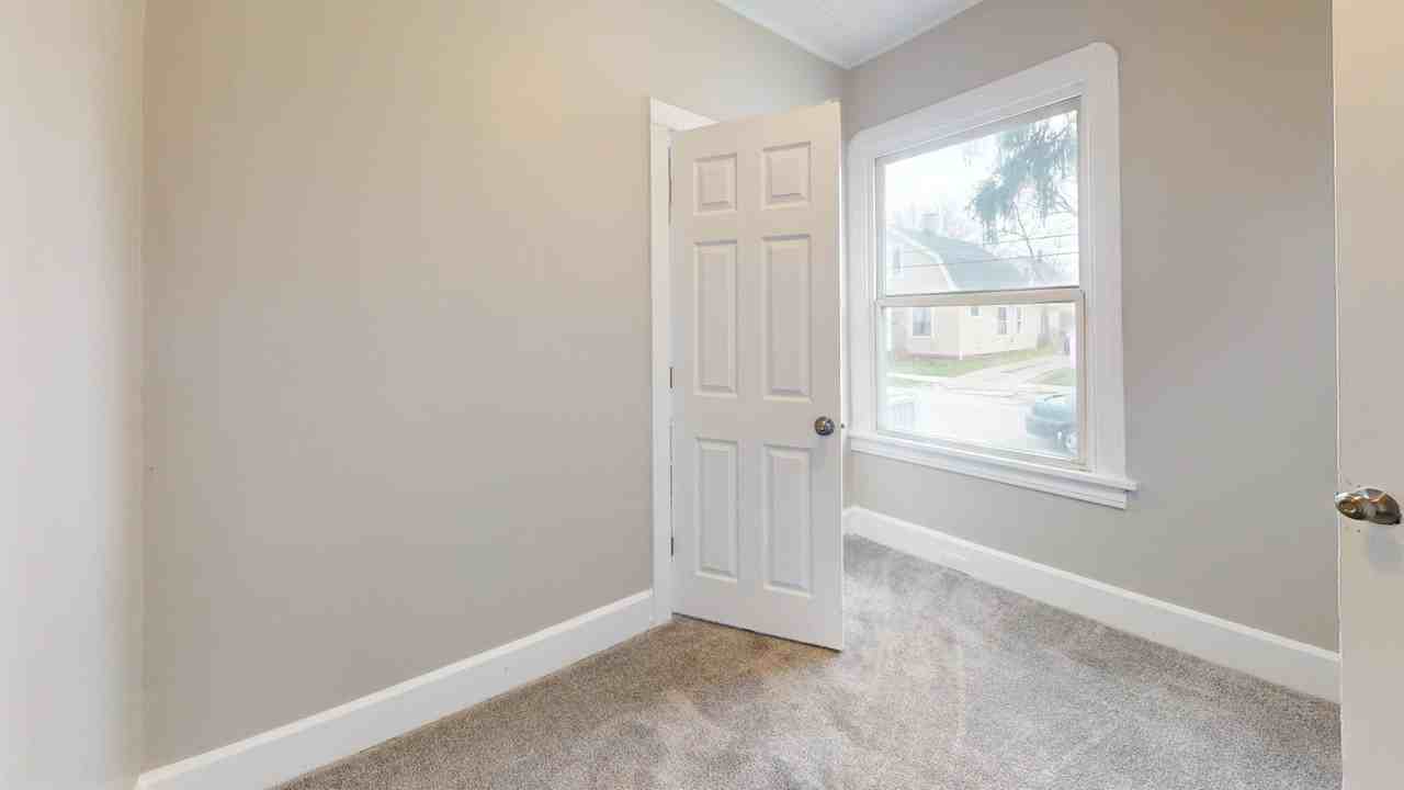 4112 Clybourne Ave - Photo 5 of 50