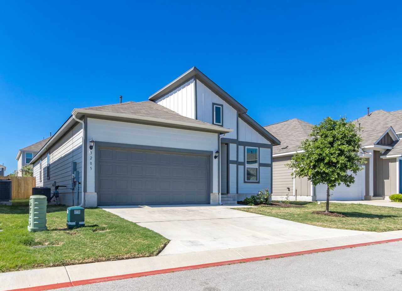 3205 Beryl Woods Ln - Photo 2 of 28