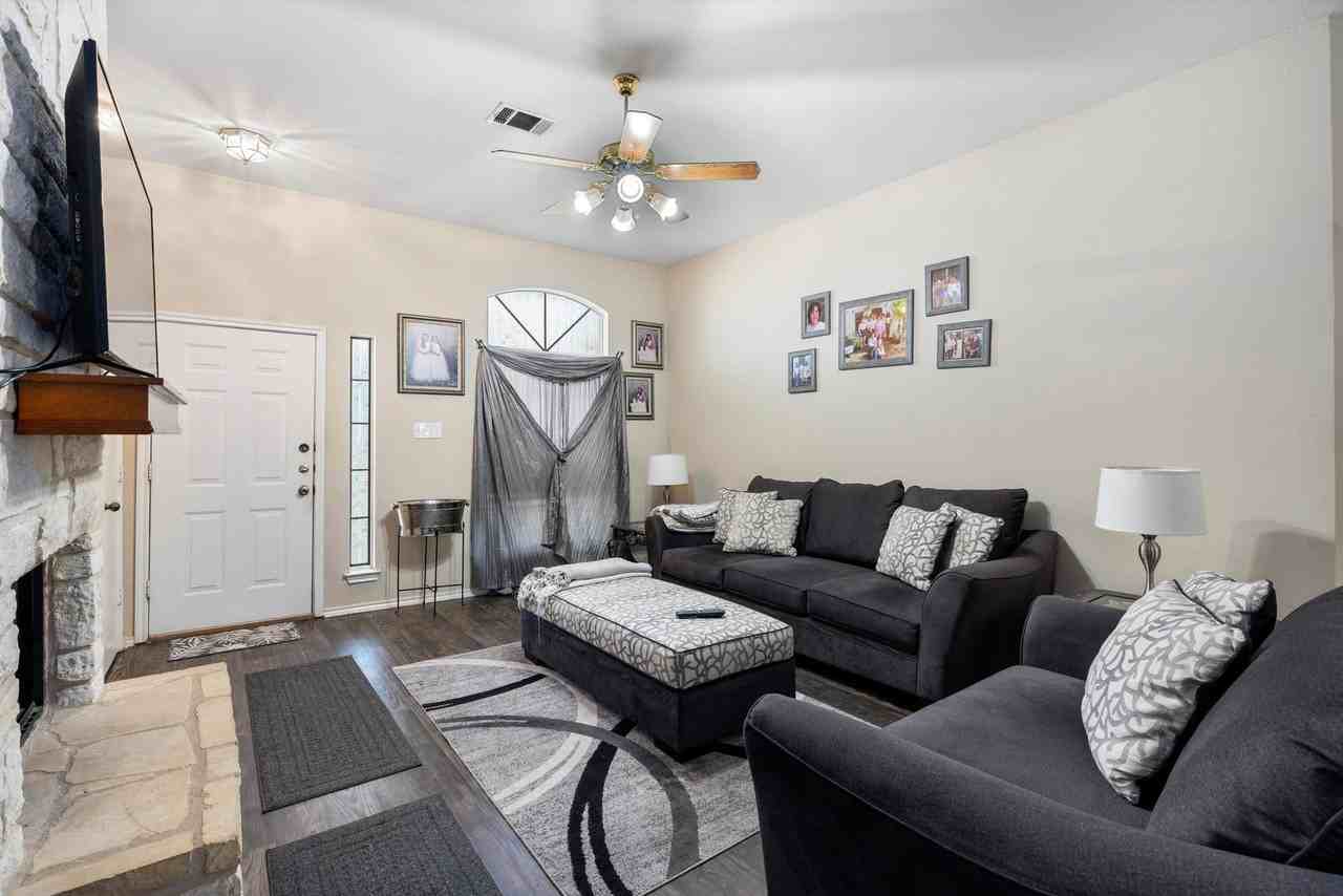 707 Broken Bow Dr - Photo 4 of 25