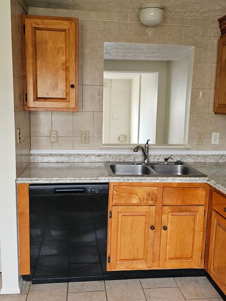 1337 Vanasse Ct - Photo 5 of 29