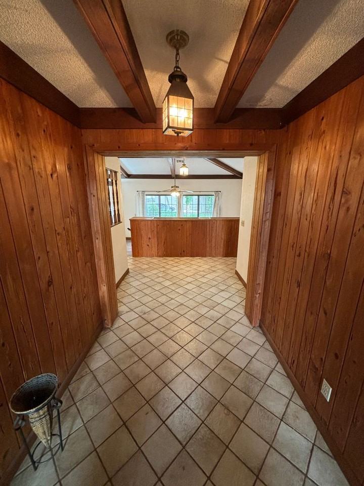 11111 Pine St - Photo 3 of 19