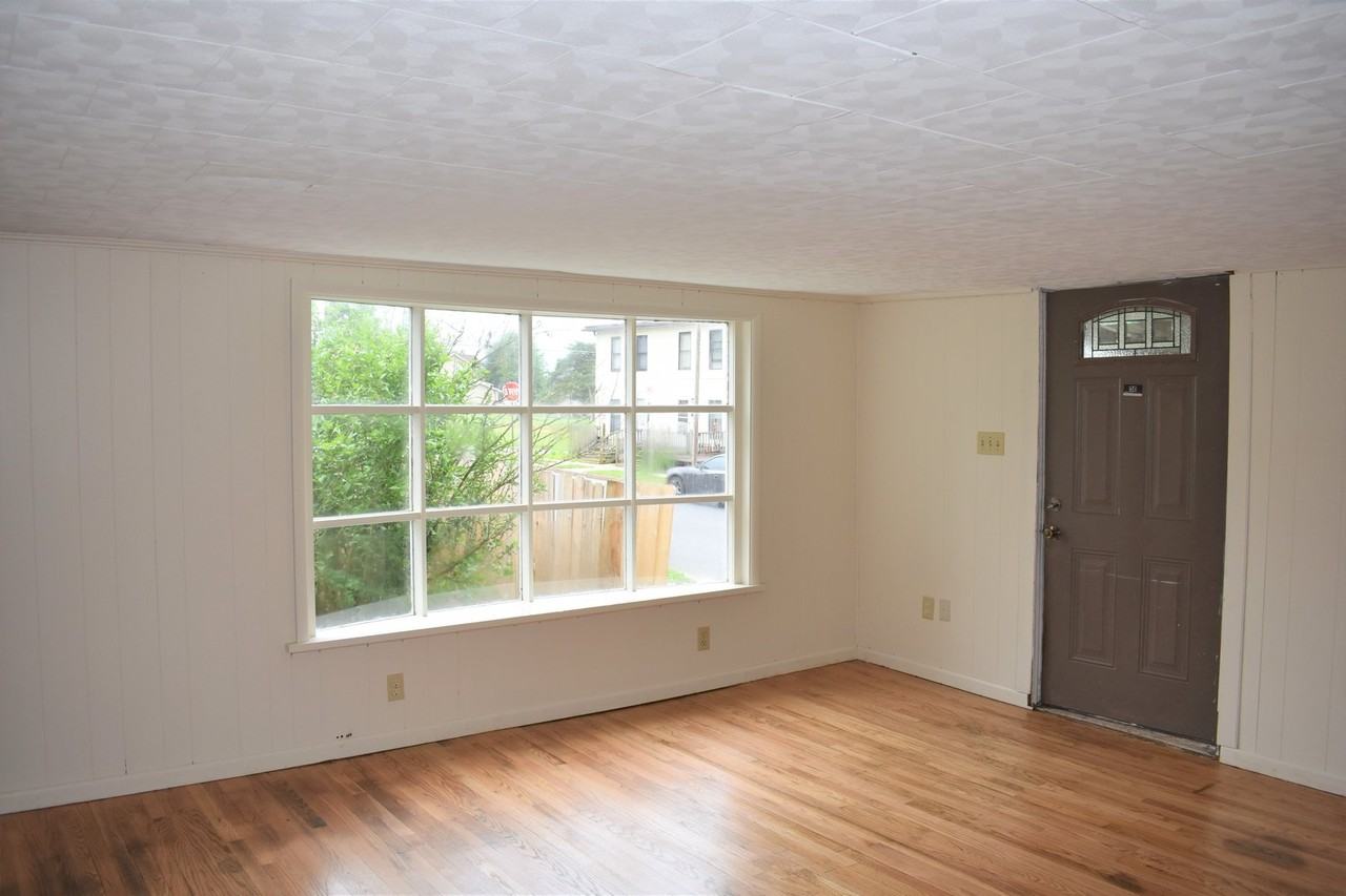 209 Linden St - Photo 2 of 21