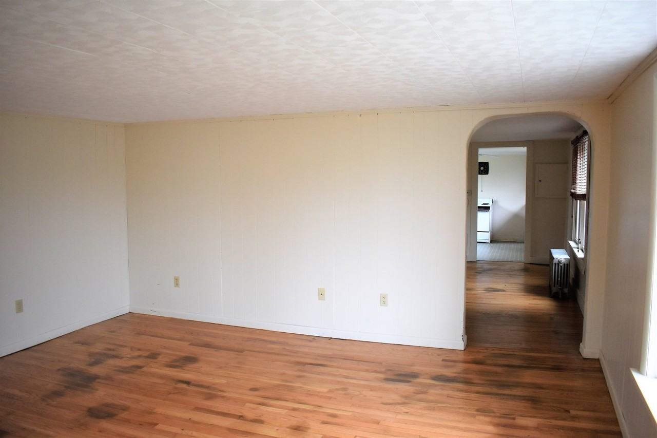 209 Linden St - Photo 3 of 21