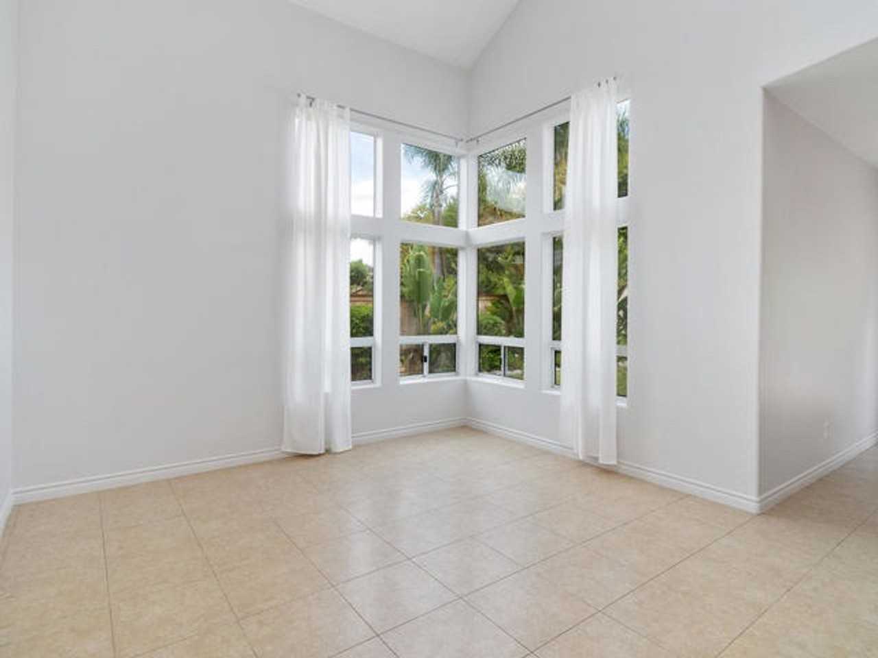 5131 Bella Collina St - Photo 4 of 41