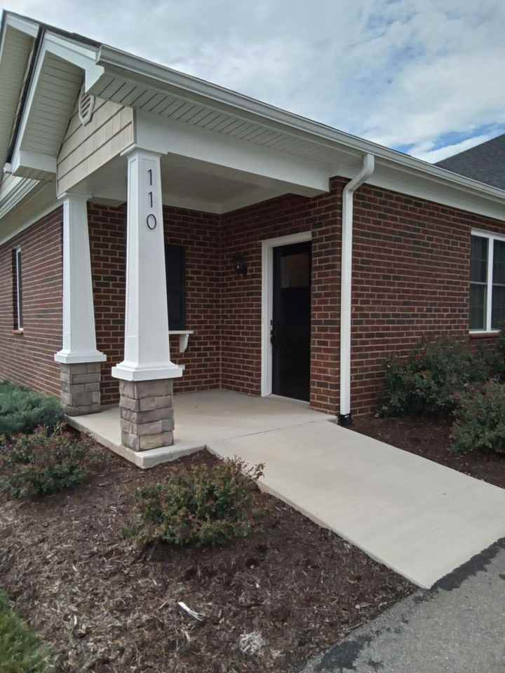 110 Villa Oak Cir - Photo 3 of 42