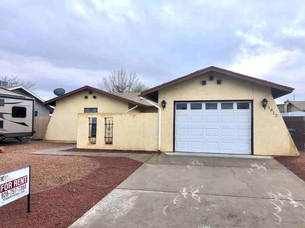 1812 Hope Ave - Photo 3 of 22