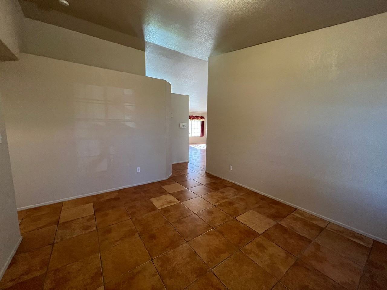 4137 S Jasmine Ave - Photo 2 of 26