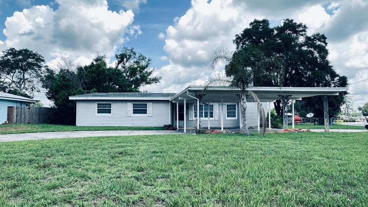 6005 Bear Lake Ter - Photo 2 of 21