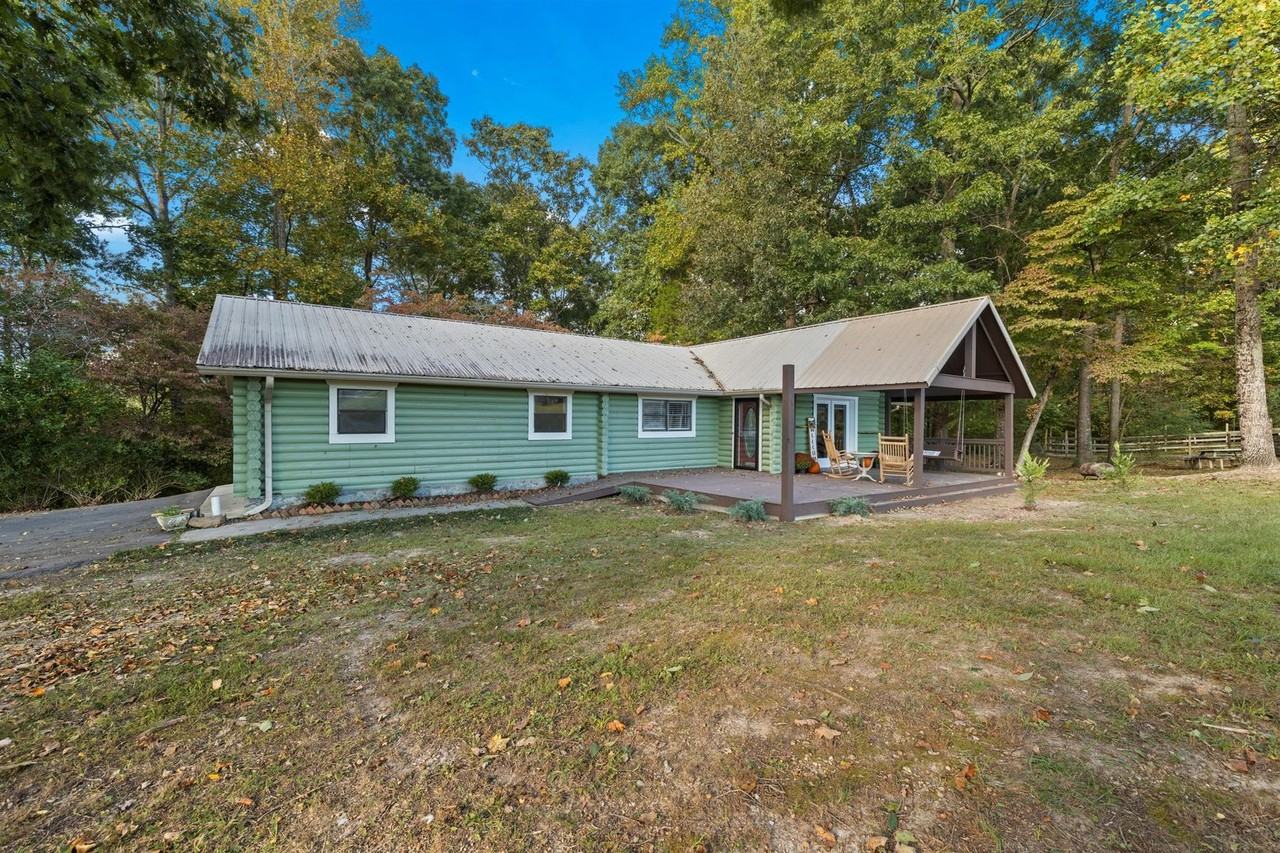 635 Cook Rd - Photo 3 of 44