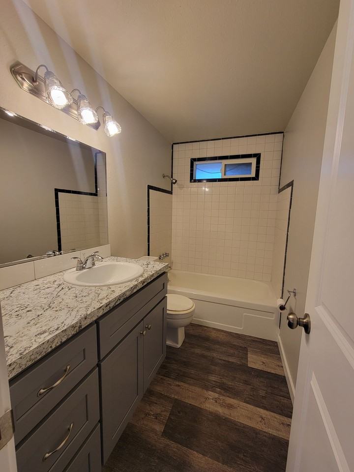 10523 8th St E - Photo 3 of 17