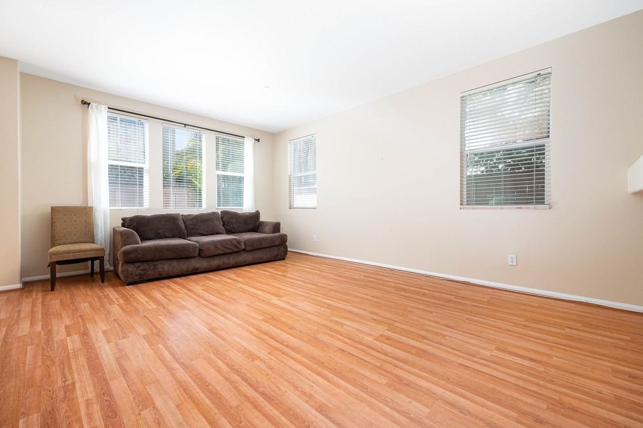 241 Aurora Ave - Photo 2 of 20