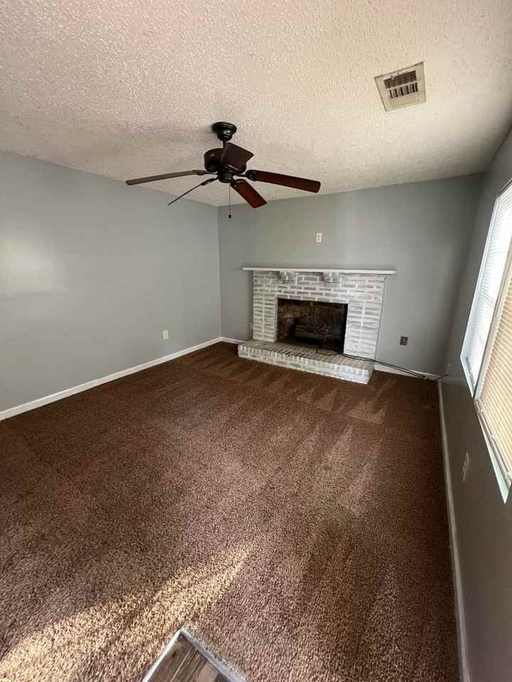 209 Beech St - Photo 2 of 9