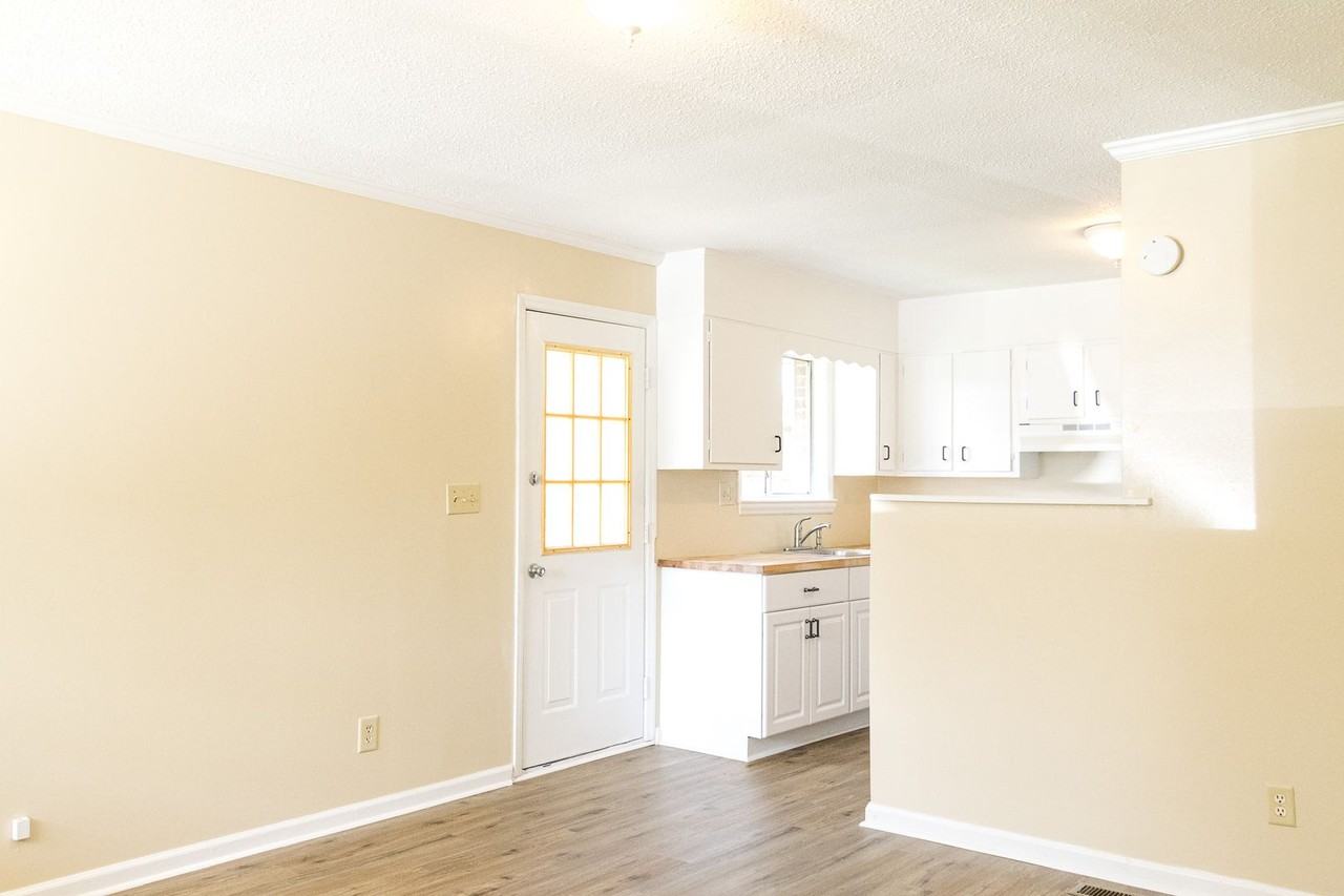 807 Henderson Ave - Photo 2 of 13