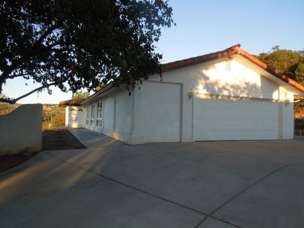 1347 Arnold Way - Photo 3 of 27