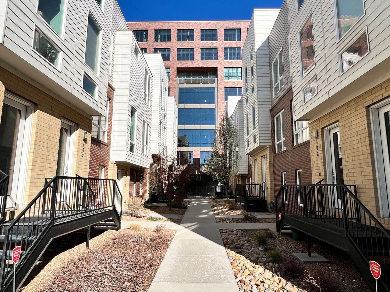 3425 Larimer St - Photo 3 of 27