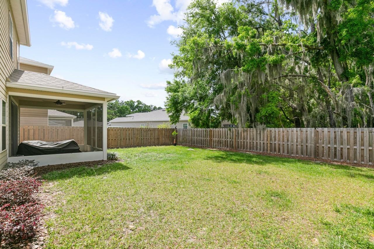 1454 Nw 136th Blvd - Photo 2 of 33