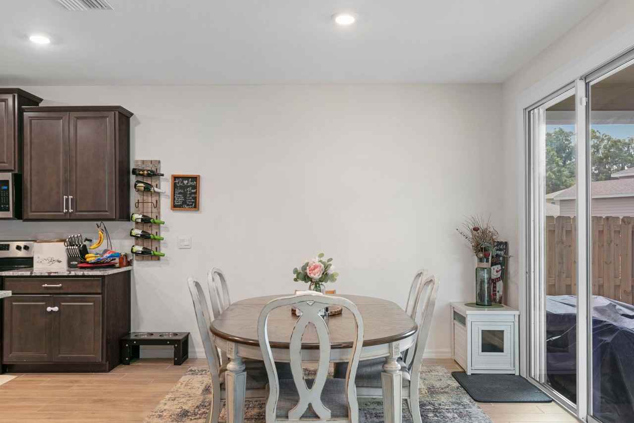 1454 Nw 136th Blvd - Photo 7 of 33