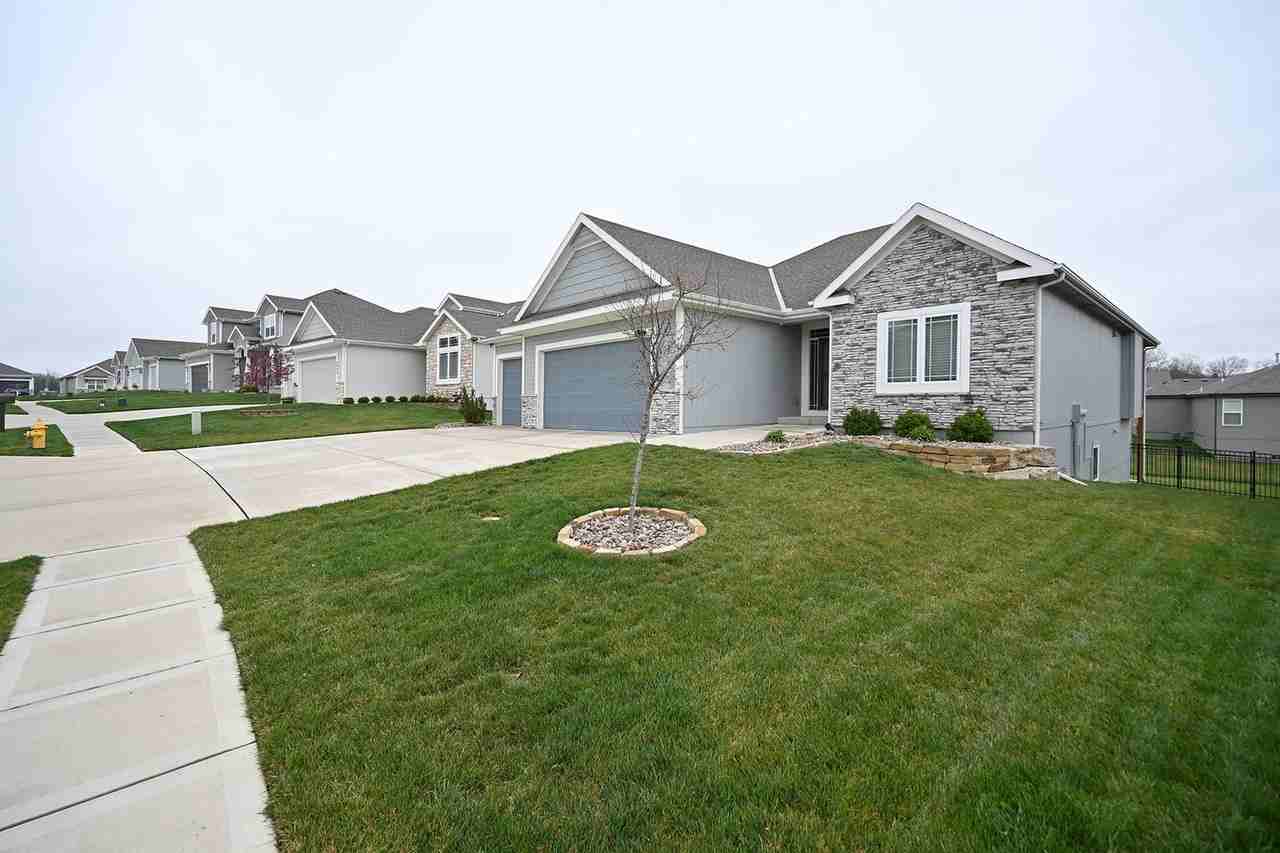 7465 Nw Douglas Ct - Photo 2 of 32