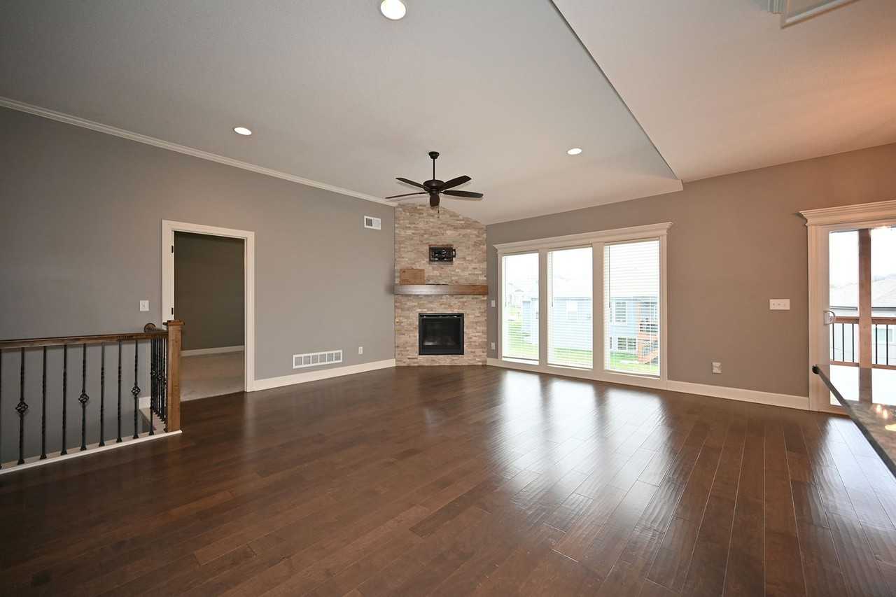 7465 Nw Douglas Ct - Photo 7 of 32