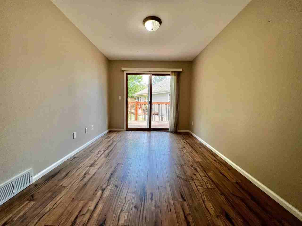 819 Shire Ct - Photo 6 of 19