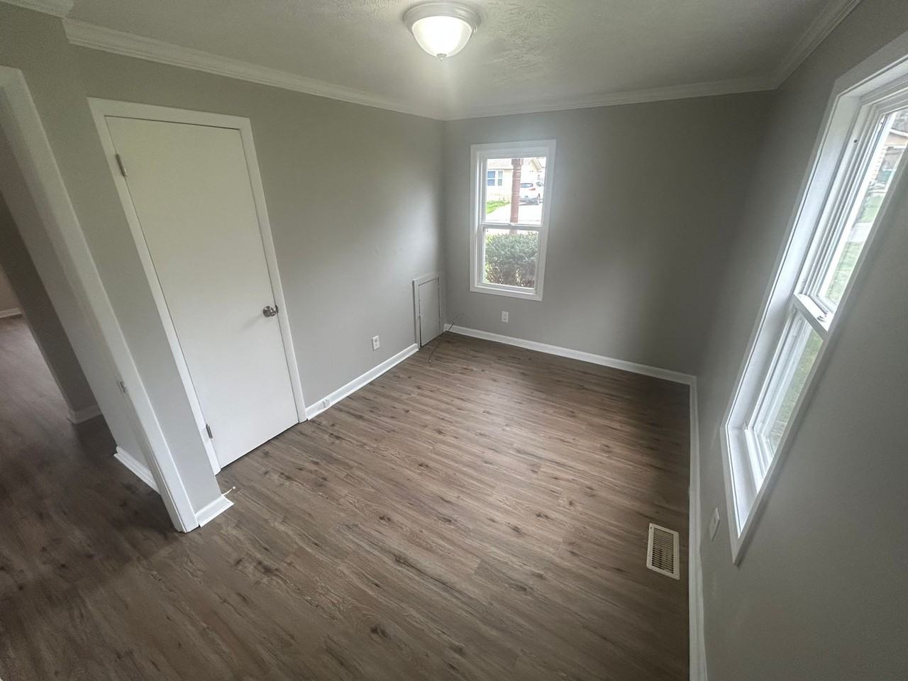 230 Horseshoe Ct - Photo 6 of 9
