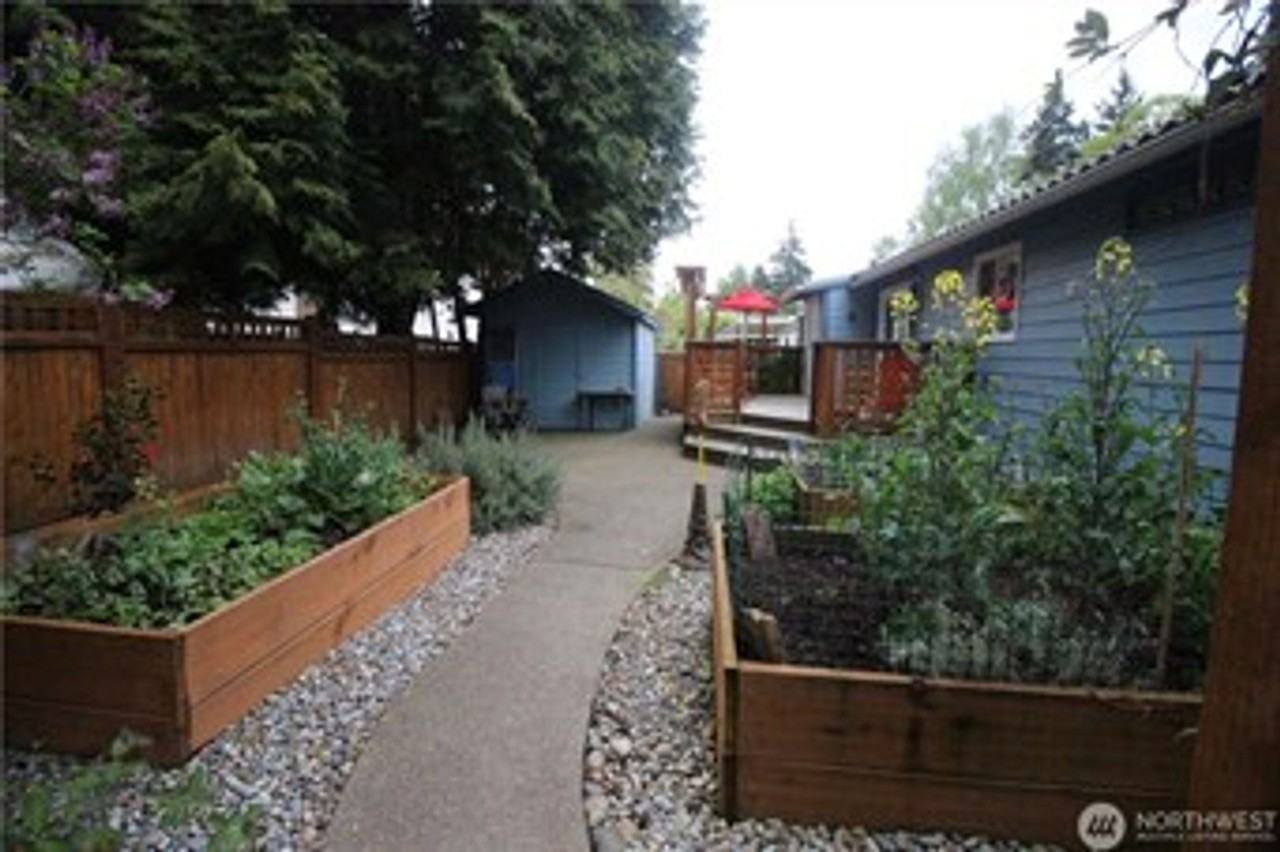 14026 Meridian Ave N - Photo 3 of 16