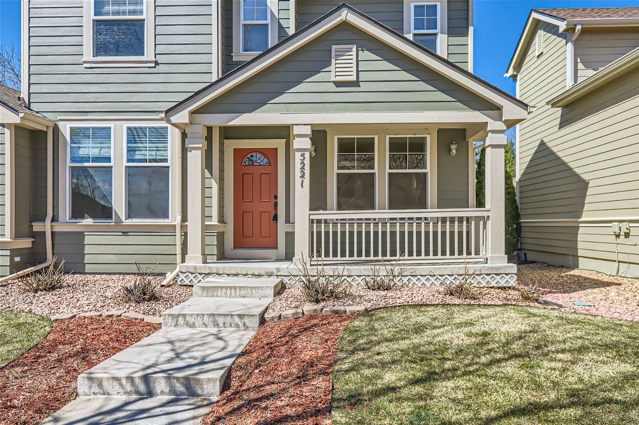 5221 Country Squire Way - Photo 3 of 32