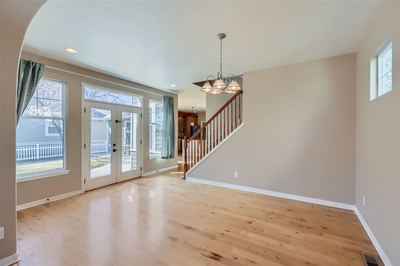 5221 Country Squire Way - Photo 6 of 32