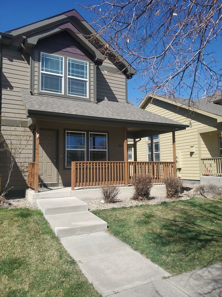 601 Ebon Pica St - Photo 2 of 32