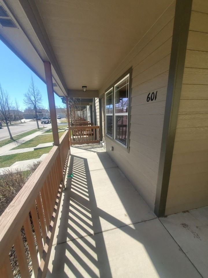 601 Ebon Pica St - Photo 7 of 32