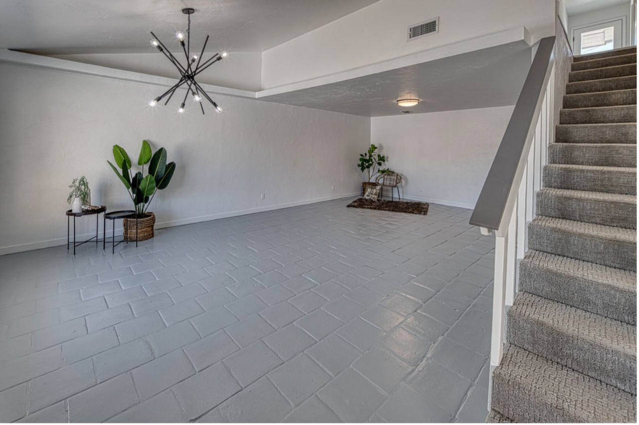 4209 Comstock Dr - Photo 5 of 25