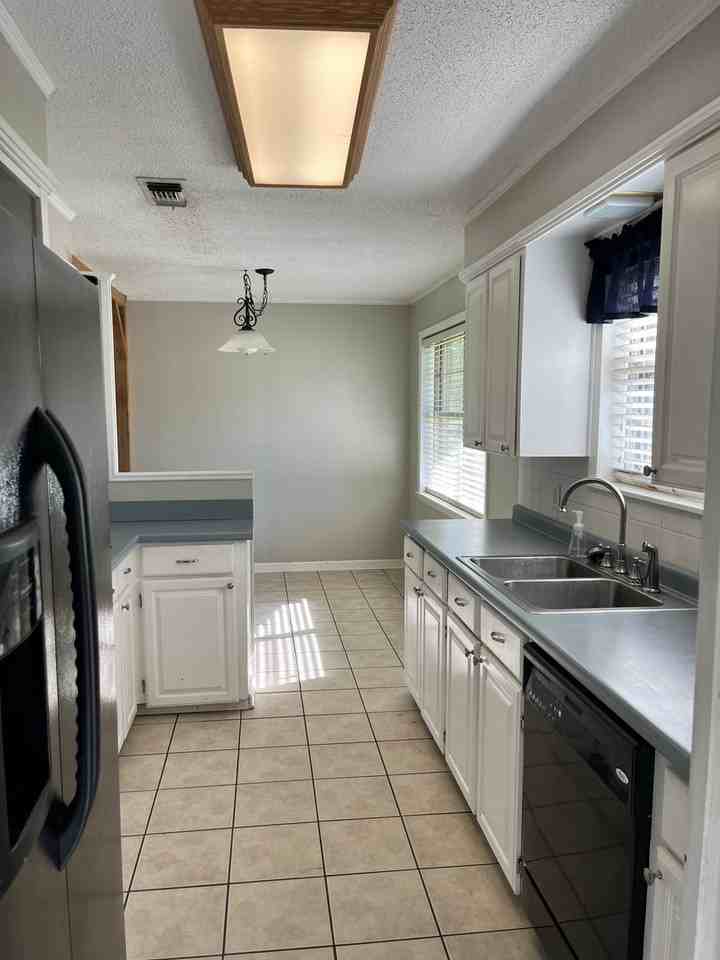 10 Morning Dr - Photo 2 of 12