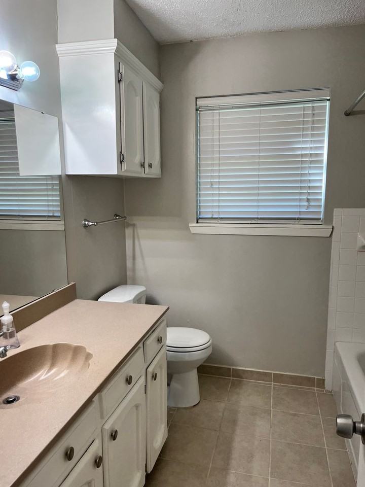 10 Morning Dr - Photo 5 of 12