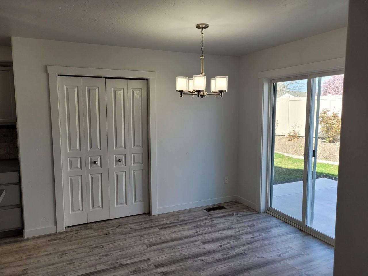 2674 W Jayton Dr - Photo 6 of 20