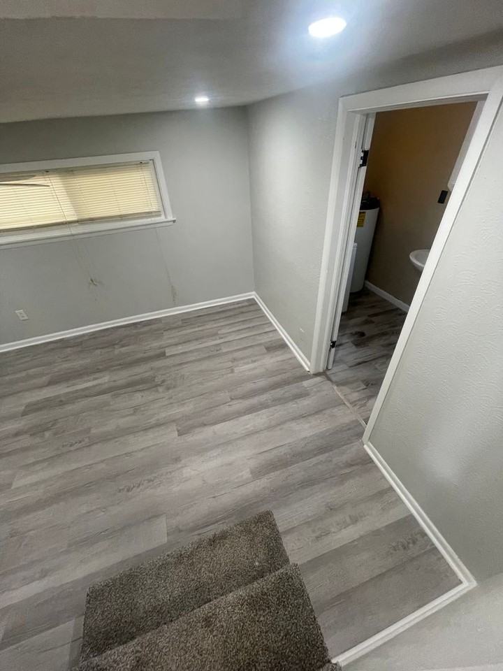 1705 1/2 N Wood Ave - Photo 6 of 9