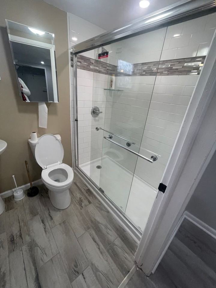 1705 1/2 N Wood Ave - Photo 7 of 9