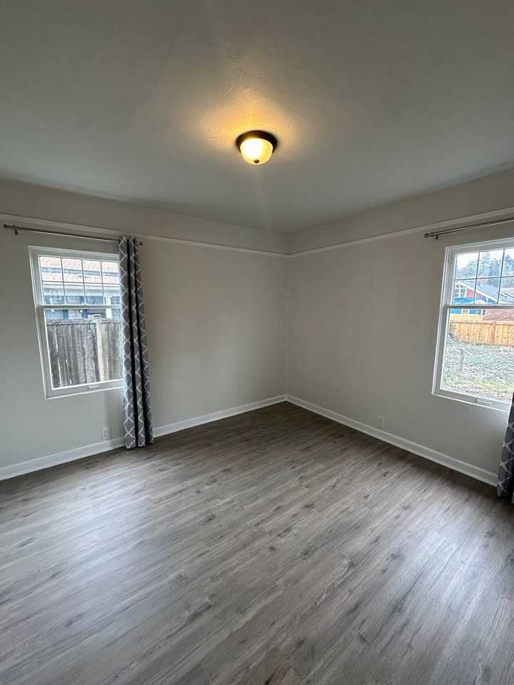 414 2nd Ave S - Photo 2 of 11