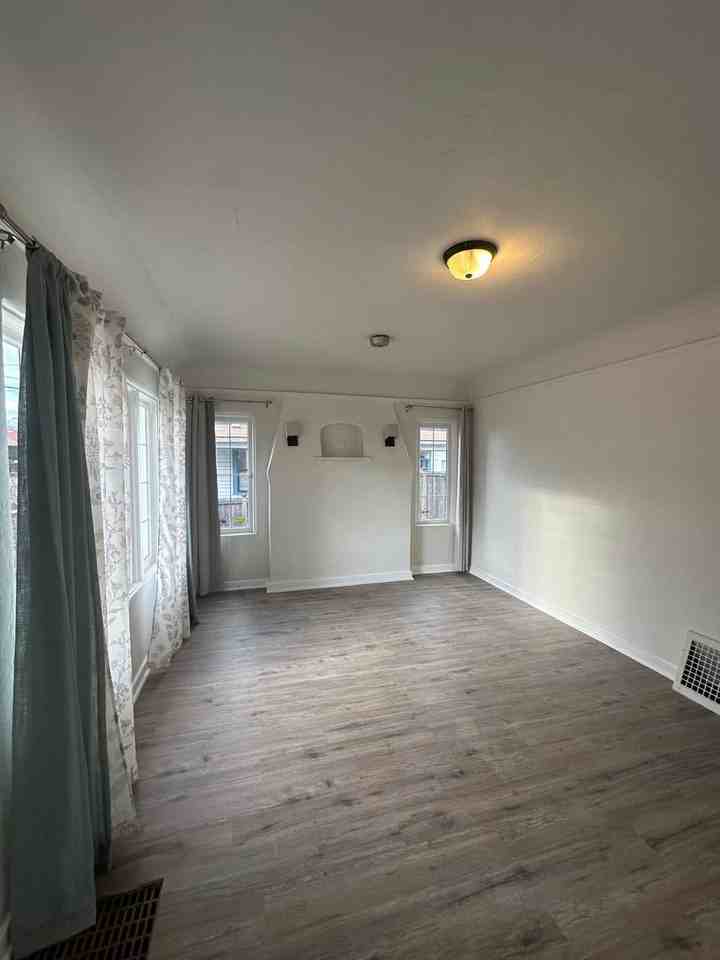 414 2nd Ave S - Photo 3 of 11