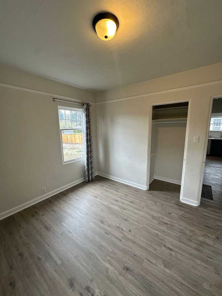 414 2nd Ave S - Photo 4 of 11