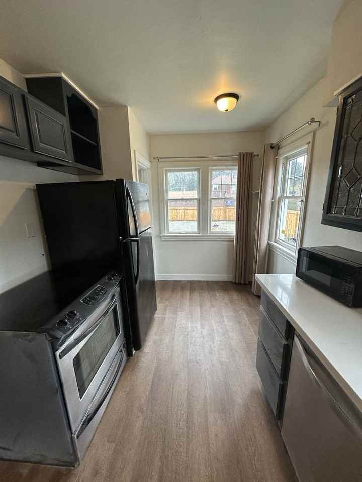 414 2nd Ave S - Photo 5 of 11