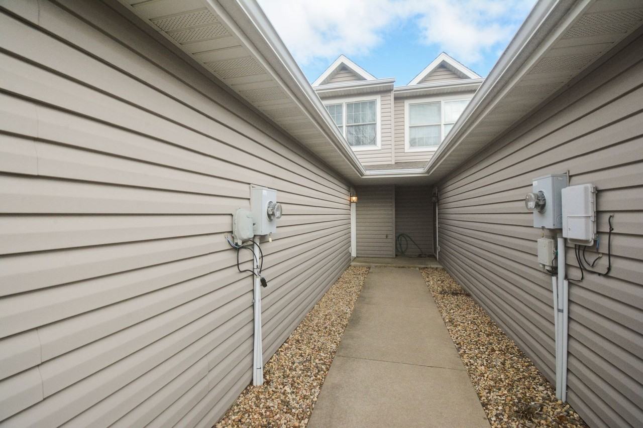 2959 Monroe Dr Nw - Photo 2 of 14