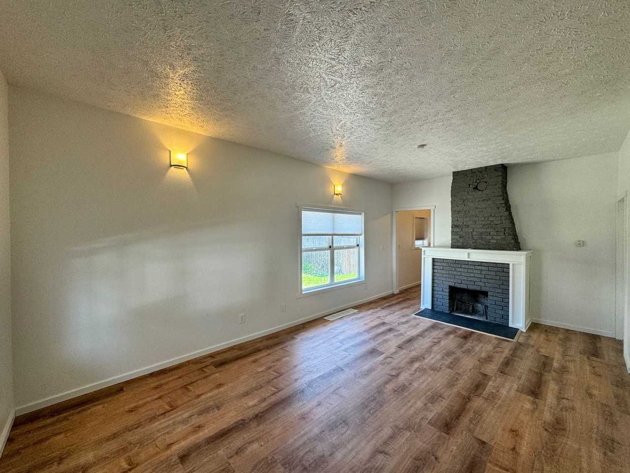 1332 E 29th Ave - Photo 3 of 21