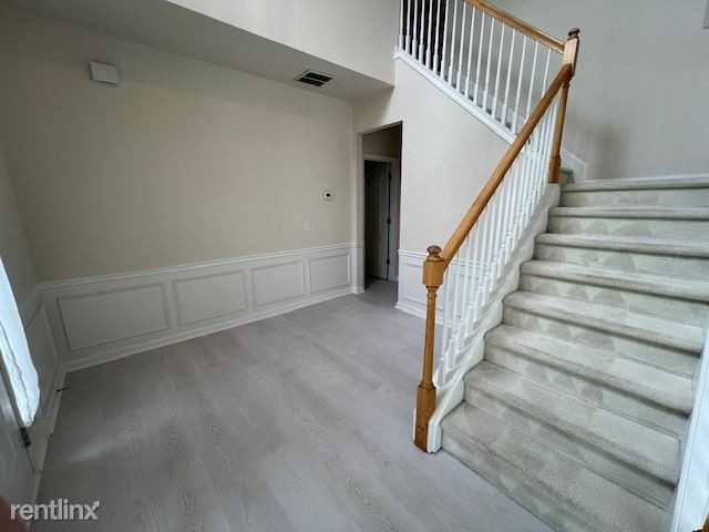 3319 Barnsdale Dr - Photo 2 of 32