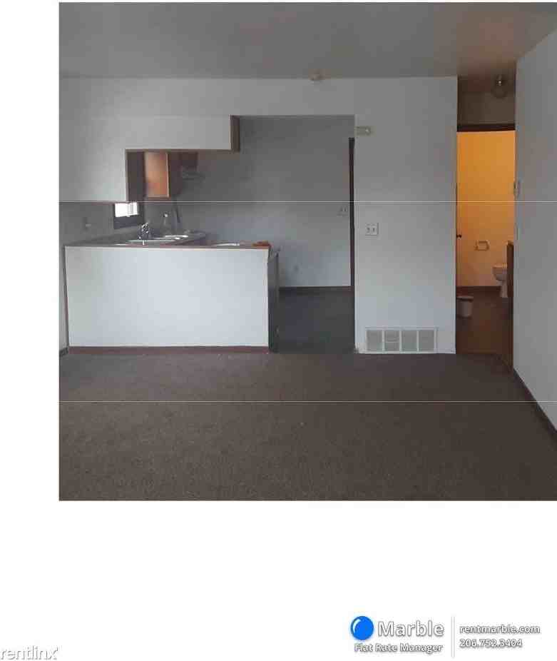 10321 W Daphne St - Photo 2 of 10