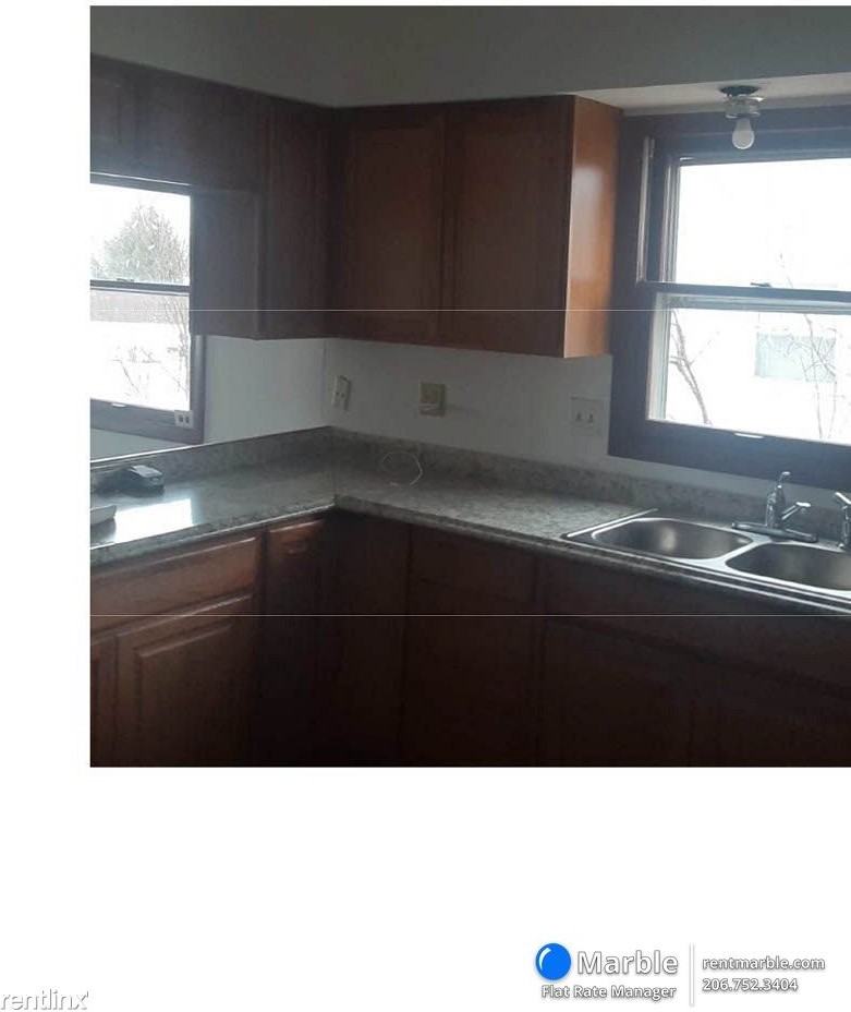 10321 W Daphne St - Photo 3 of 10