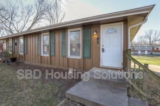 701 Ne Columbus St #A - Photo 1 of 1