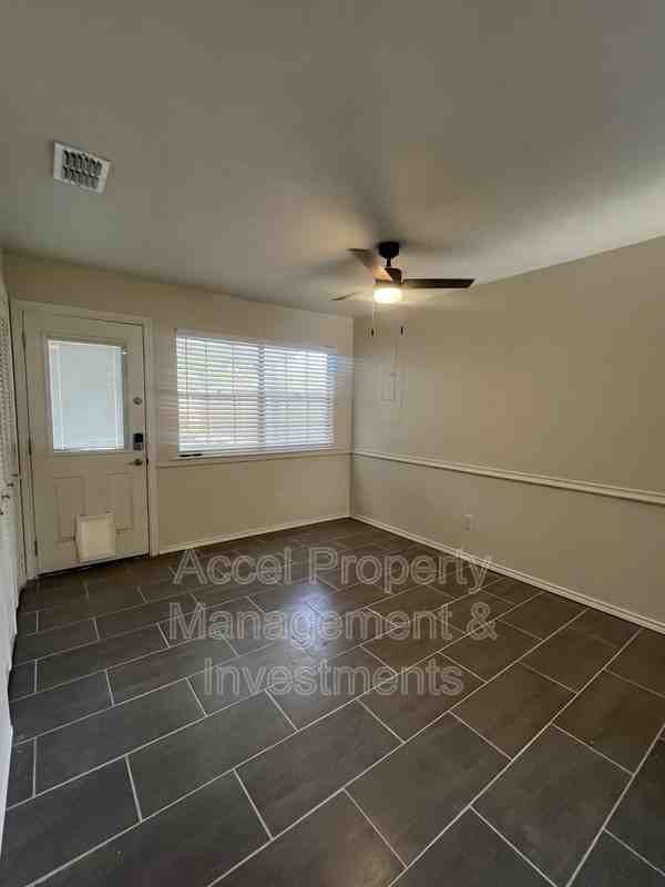 4701 N 6th St - Photo 7 of 14
