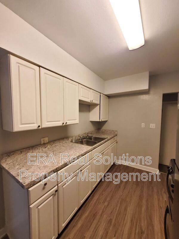 1460 Oakwood Ave - Photo 6 of 13