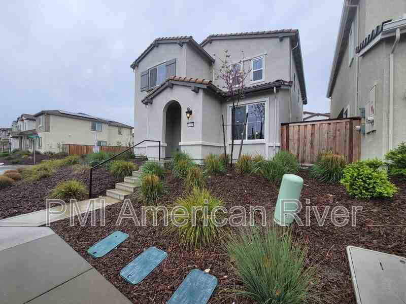 1648 Scarlet Ash Ave - Photo 2 of 26